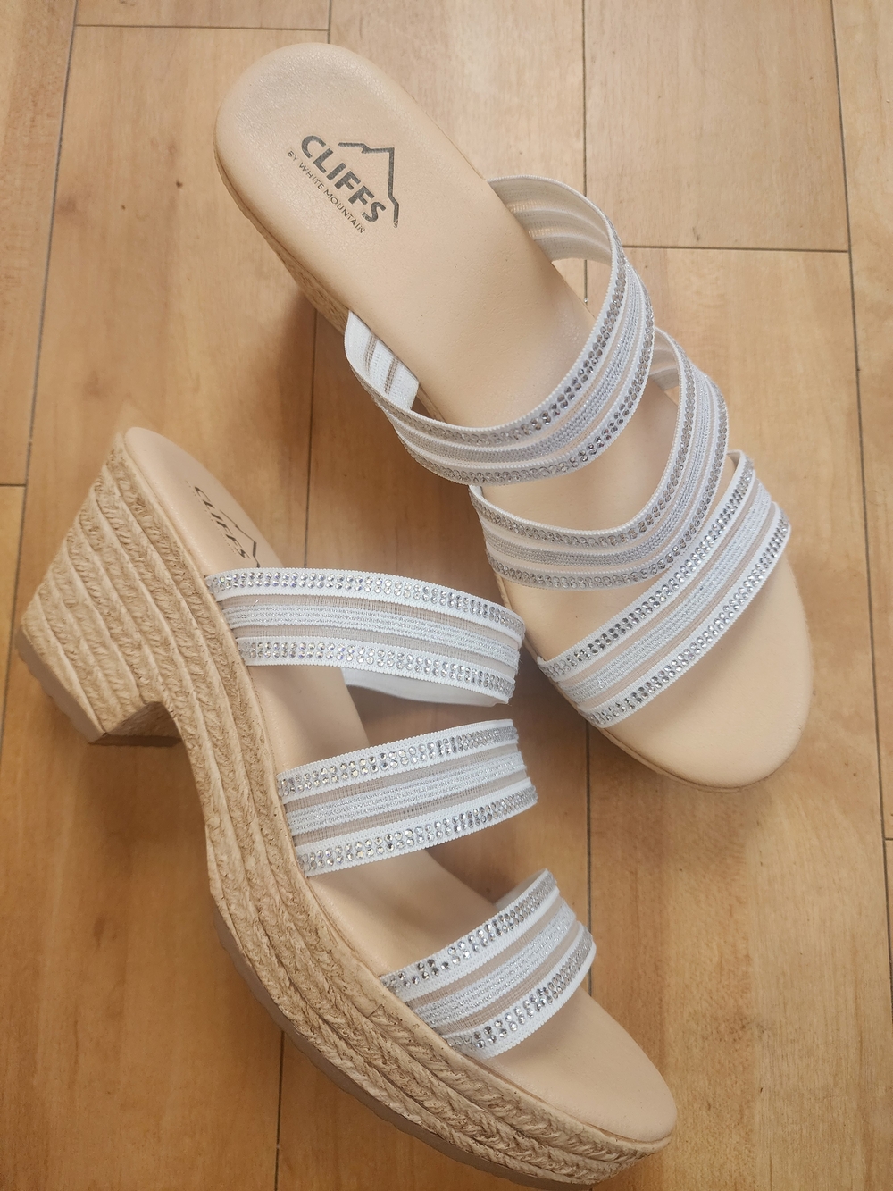 CLIFFS by White Mountain White Strappy Espadrille Sandals Size 8.5